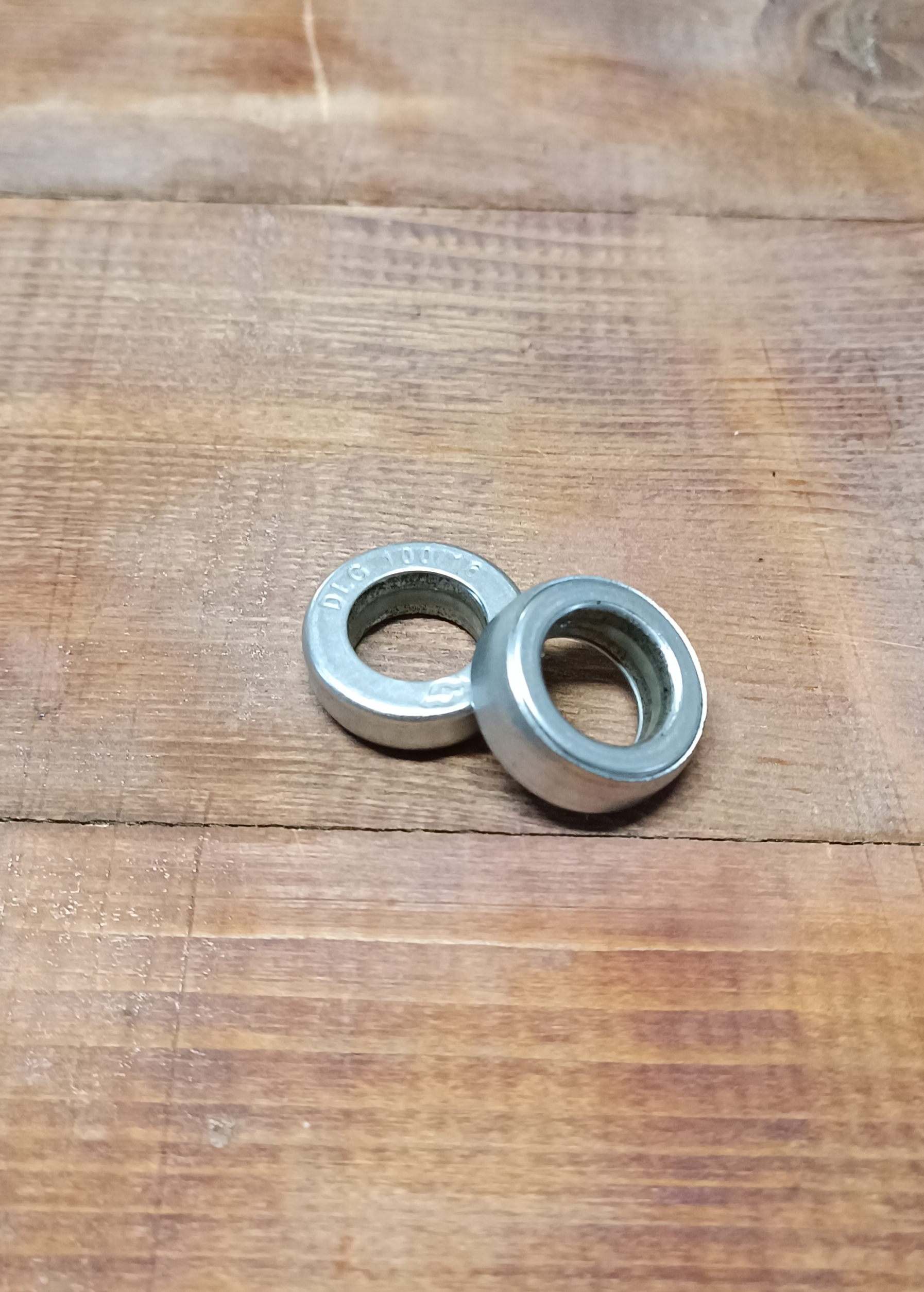 DLG100-16 / Axial-Rillenkugellager, gekapselt