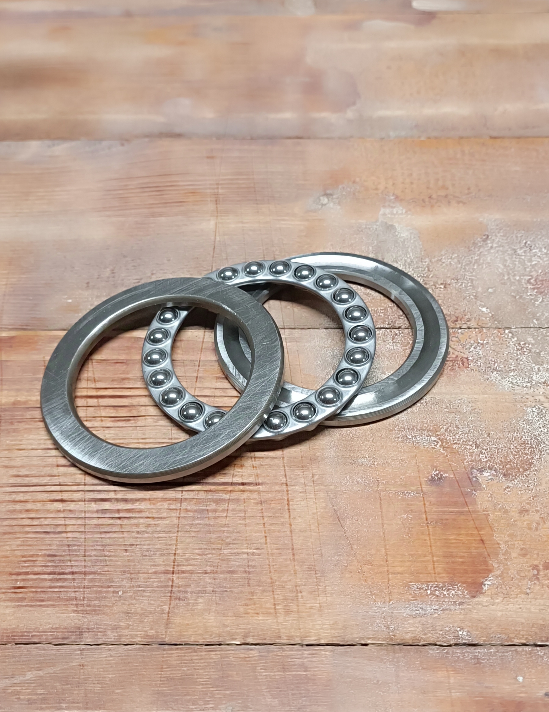 8250364f88edb0f34a8e3a75940fe024198086e3 51100 / Axial-Rillenkugellager